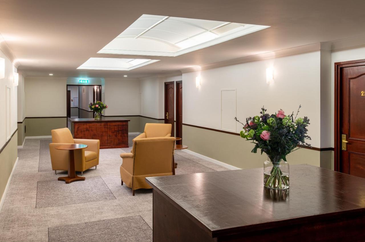Copthorne Effingham Gatwick Hotel Eksteriør billede