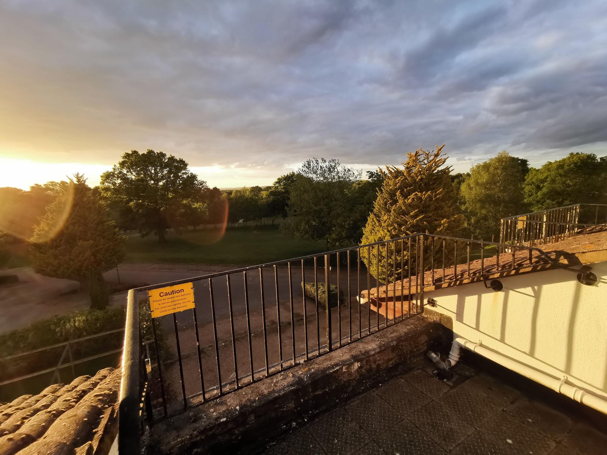 Copthorne Effingham Gatwick Hotel Eksteriør billede