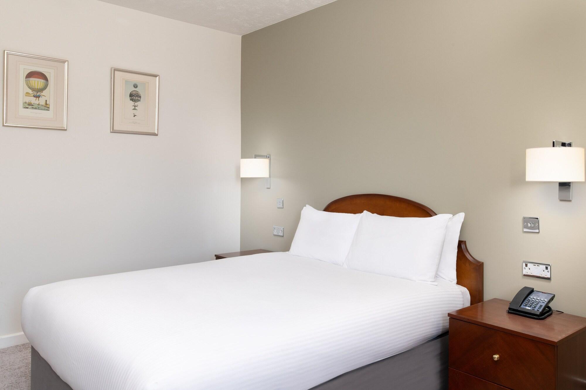 Copthorne Effingham Gatwick Hotel Eksteriør billede